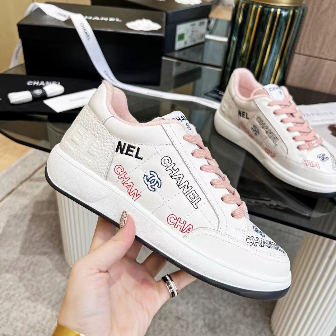 Stylish high quality flat sneakers